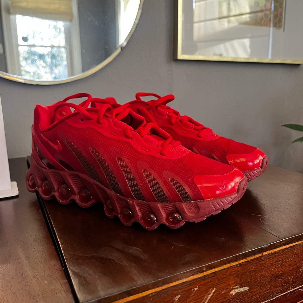Nike Air Vapormax Plus Red Sneakers - Picture 6 of 7